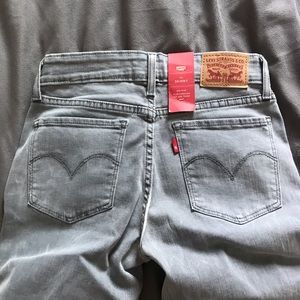 NWT Levi’s 711 skinny